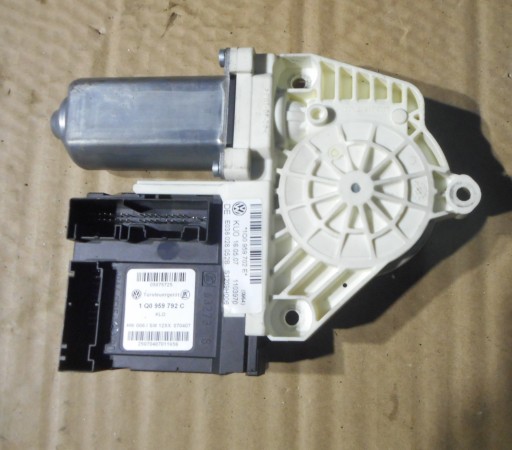 Vw eos 07r двигун передній правий 1q0959702e 1q0959792c