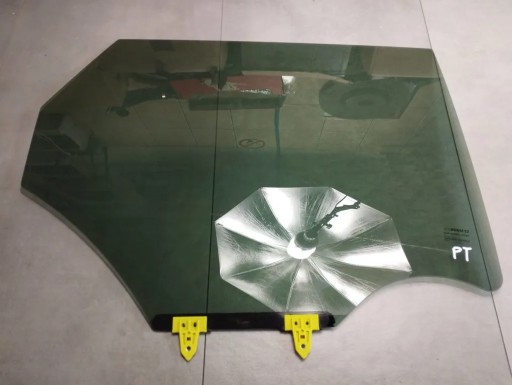 43R-004524 - Renault Kadjar 2015 стекло правая задняя дверь