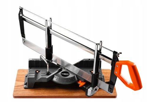 NEO ТОРЦОВОЧНАЯ ПИЛА ТОРЦОВОЧНАЯ ПИЛА 44-600