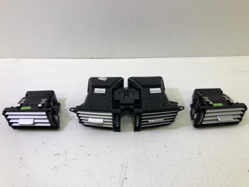 A2128302554 A2128300154 - MERCEDES W212 вентиляционные решетки комплект