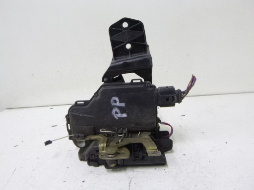 lock door front right Volkswagen Bora 1998r.