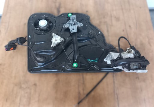 B7 2.0 - Vw passat b6 склопідйомник двигун заднього правого 3c0959794