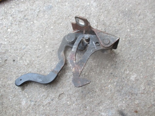 MERCEDES 123 W123 замок капота