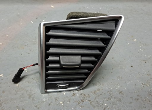 AUDI Q5 8R0 Lift вентиляційна решітка ліва 8r1820901l