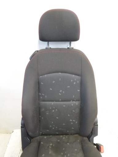 Sitz rechts Mazda II 2 DY 03r.