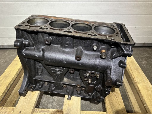 06HA103021D - БЛОК ДВИГАТЕЛЯ ПОРШНИ НИЖНЕГО ВАЛА 1.8 TSI TFSI A3 BYT