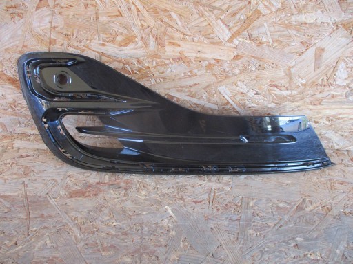 Grille Inférieur Pare choc Avant Droit FORD FOCUS MK4 LIFT