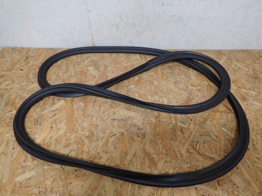 510827705A 510 - НОВАЯ ПРОКЛАДКА ЗАДНЕЙ ДВЕРИ VW GOLF SPORTSVAN AM1