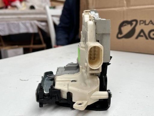 AUDI A4 B9 A5 F5 lock door right rear part rear 4G0839016F !J