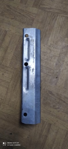 AUDI 8E0807331B 8E0807332B Halter der Stoßstange A4