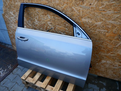dveře pravý předek SKODA SUPERB II