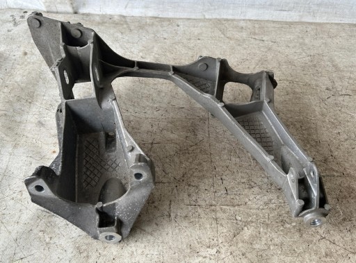 bracket WOZKA rear part right PORSCHE 981 98133115205