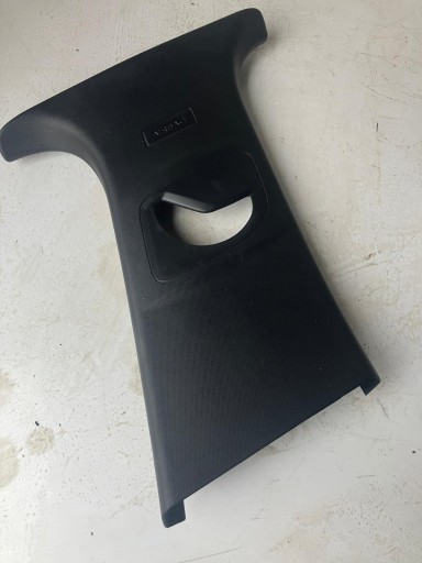 cover SLUPKA SRODKOWEGO PEUGEOT 308 T9 GT black right 9677445977