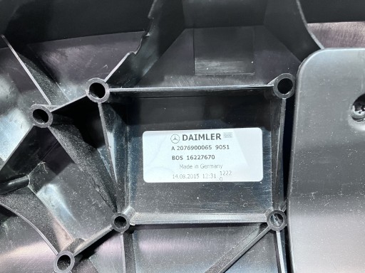 A2076900065 - Рольставни для багажника Mercedes C207 W207 LIFT