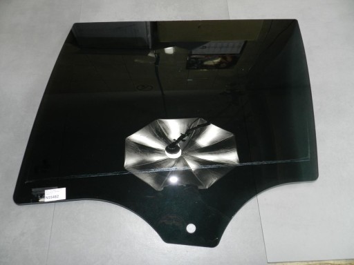 BMW 5 G31 заднє ліве скло