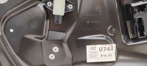 window regulator left front VW Passat B6 2,0 TDI CR