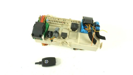 compartment of fuses BSI comfort control unit CEM VOLVO C30 S40 II V50 30765471
