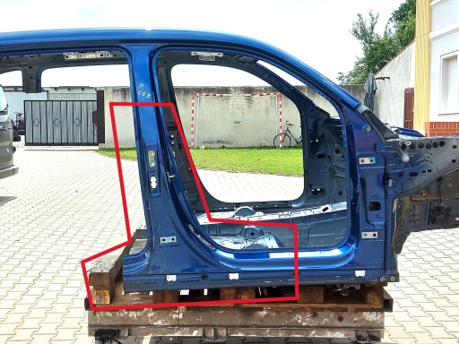Mercedes EQB 250+ X243, w247 2025r. pillar central right
