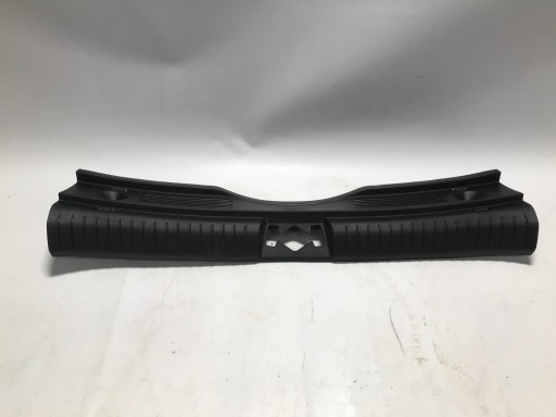 85771-j7100 - НАКЛАДКА ЗАДНЬОГО РЕМЕНЯ KIA CEED III CD 18-