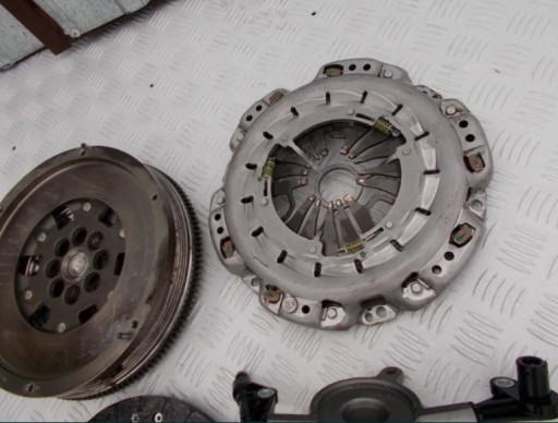 Volkswagen CRAFTER 2.5TDI dwumas + frizione completi OEM 06-12r