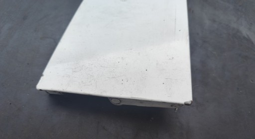 VW T5 T5 LIFT dvířka plech kryt nádrže paliva biala