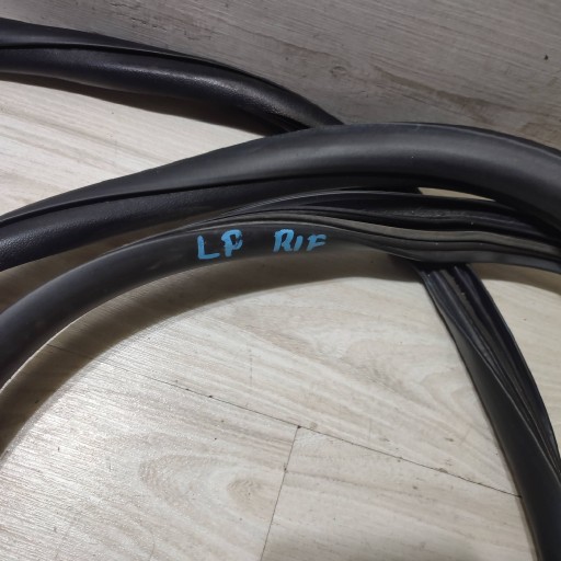 gasket door przednich front left Peugeot Rifter