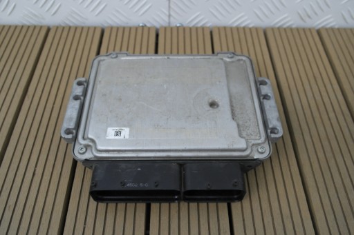 ALFA ROMEO GIULIETTA 10-16 1.6 JTDM computer of the engine 0281018703 51915432
