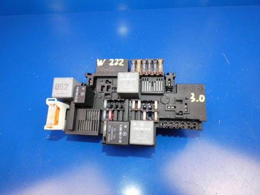 MERCEDES S KLASA W222 compartment of fuses module