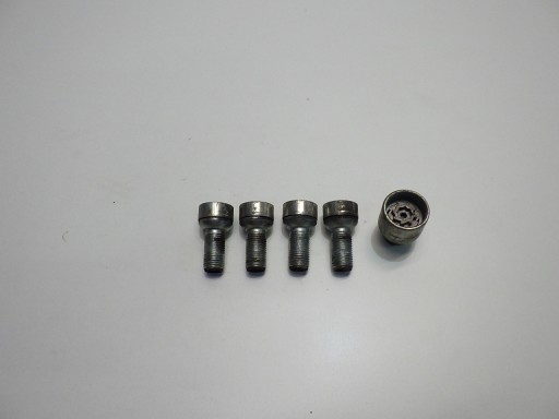 VW GOLF VIII 8 21 КОЛЕСНЫЕ БОЛТЫ