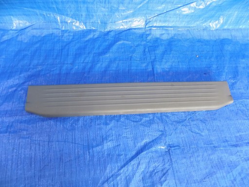 moulding cover of the threshold right HILUX 05-11R 1,5KABINY