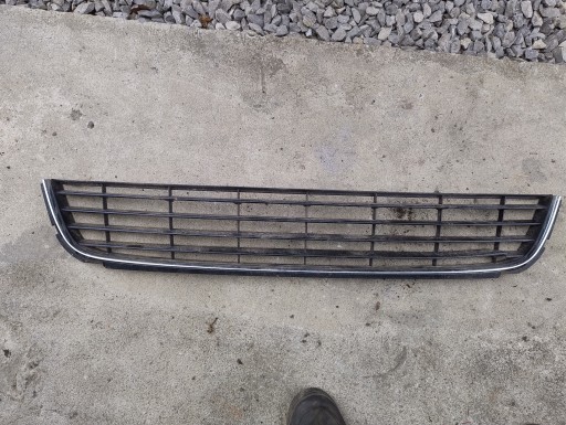 grid grille of a bumper VOLKSWAGEN GOLF V KOMBI JETTA 1K0853677C