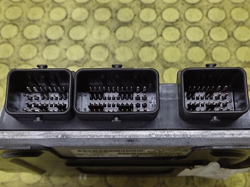 PEUGEOT 307 2.0 HDI control unit of the engine 0281010935