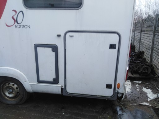 ДВЕРЬ ПЕРЧАТОЧНОГО ЯЩИКА / ГАРАЖА ЛЕВАЯ КЕМПЕР BURSTNER IXEO 726