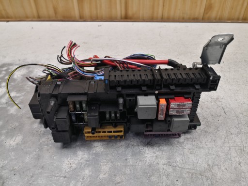 control unit module SAM MERCEDES W204 2049001102