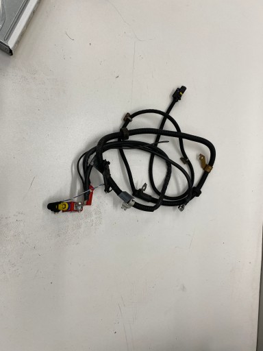 2044402613,PLUS - Клема плюс MERCEDES C W204 LIFT 2044402613