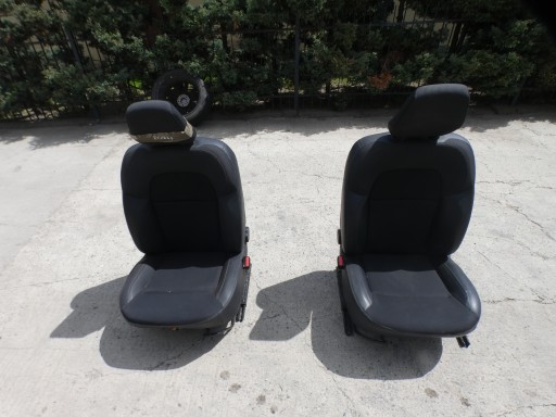 2021 Renault Express Komplet Sitze Seiten