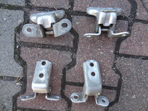 ДВЕРНІ ПЕТЛІ ДЛЯ TOYOTA AURIS І 2.2 D