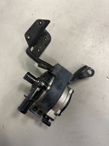 NISSAN QASHQAI III J12 Pompe eau moteur auxiliaire 215806UM0A