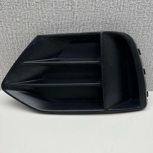 AUDI Q3 83A 2020R grid of a bumper left front 83A807681