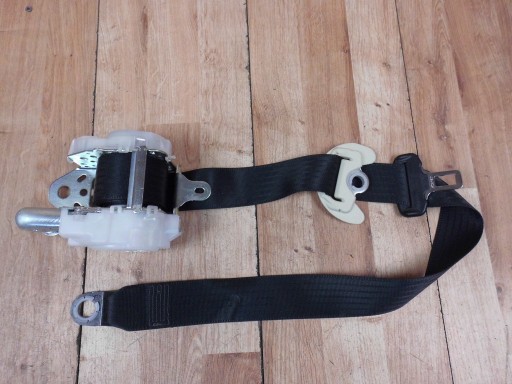 0589-P1-000399 - Lexus CT200h ремінь передній правий лівий передній