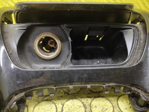 CITROEN C5 III ashtray frame moulding of the gear lever 9682457777