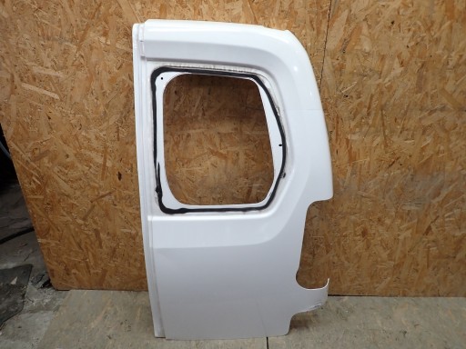 SU001B0471 4 - Правая дверь правая задний разрыв комбинированное пило