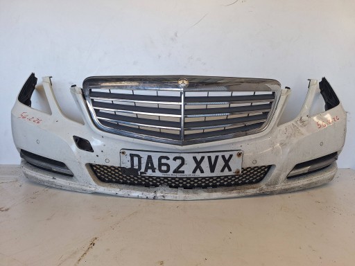 MERCEDES E-KLASA W212 09-13 Stoßstange LED + PDC A2128850025