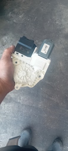 Моторчик вікна задньої правої двері vw passat cc 3c8959704b