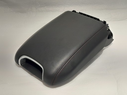 PORSCHE CAYENNE 9Y armrest leather red NIC 9Y0864101B