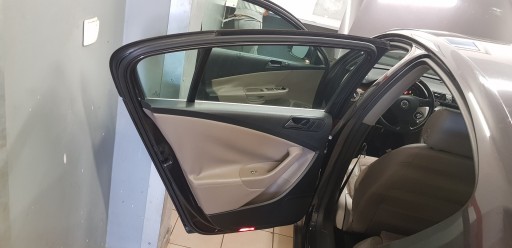 2.0 - Ущільнювач дверей VW PASSAT B6 COMBI Sedan EU