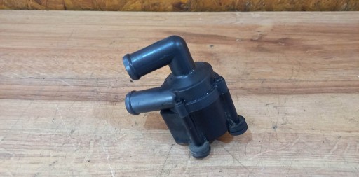 8511748 - BMW F11 Додатковий водяний насос 9230234