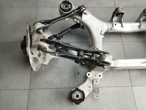 BMW 7 G11 750i sususpension rear part sider axis 6861096