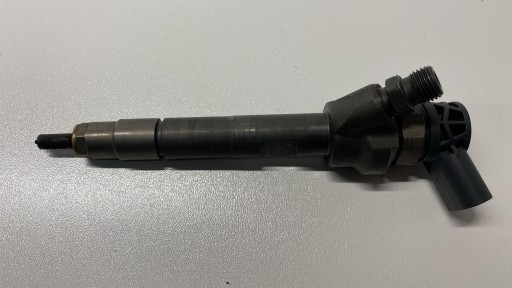 injector of the fuel BMW F10 F11 F20 F30 2.0D N47D20C 0445110595
