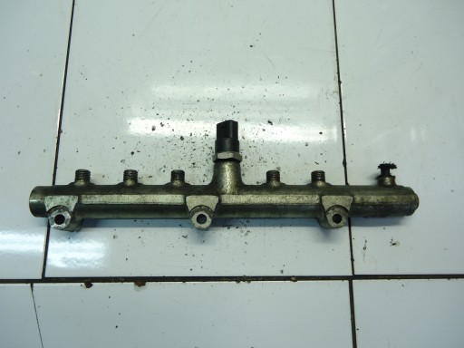 KIA SORENTO and 2.5 CRDI 140KM D4CB injection ramp 0445214061 0281002568